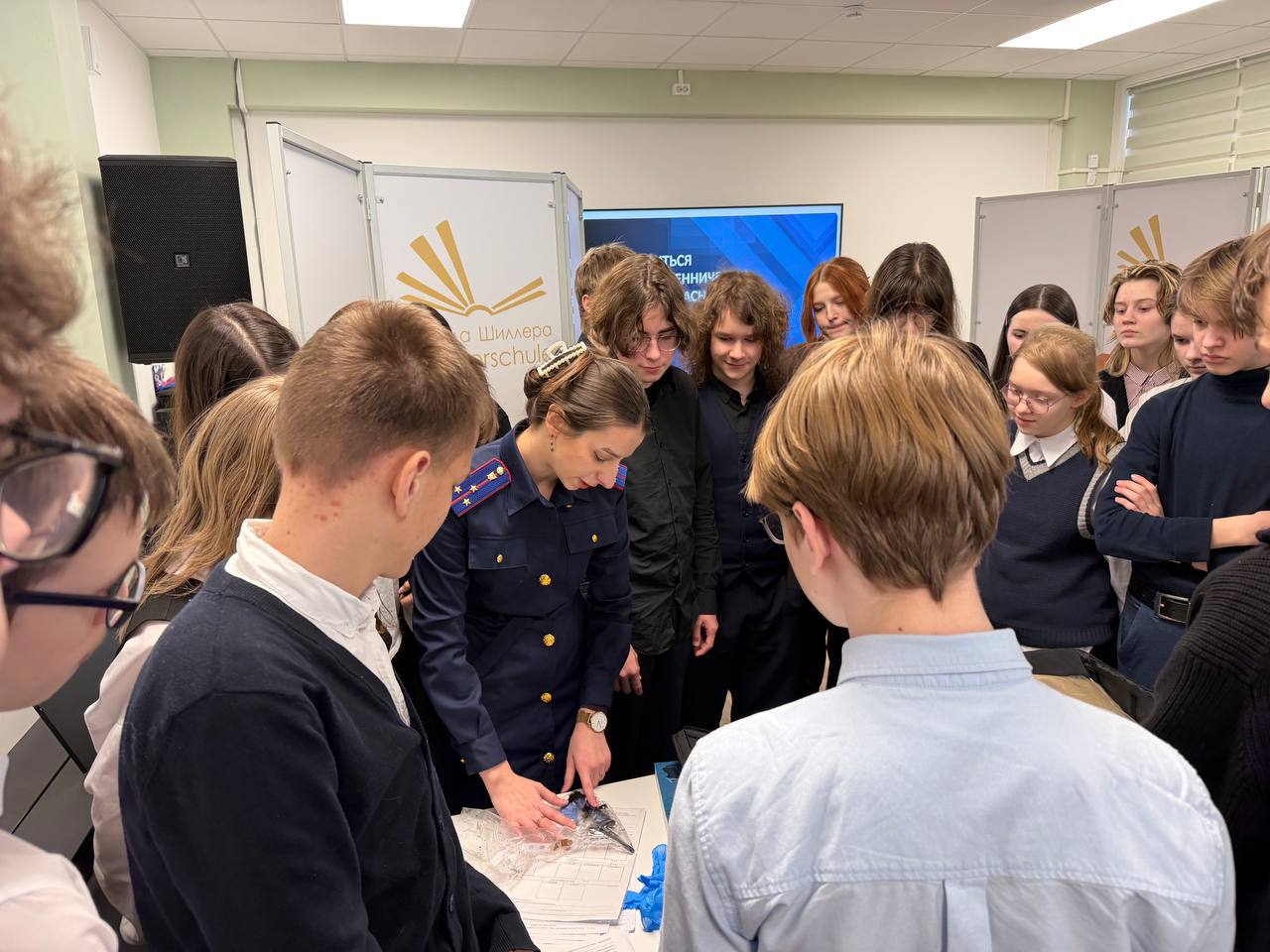 В честь Дня защитника Отечества сотрудники ГСУ СК Росси по Санкт-Петербургу провели уроки мужества в школах города В честь Дня защитника Отечества сотрудники ГСУ СК Росси по Санкт-Петербургу провели уроки мужества в школах города