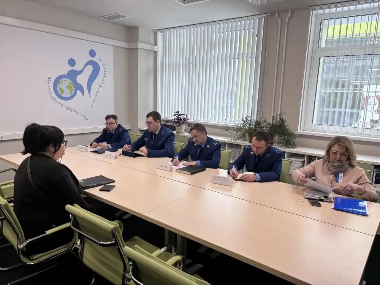 Исполняющий обязанности прокурора региона провёл выездной приём участников СВО Исполняющий обязанности прокурора региона провёл выездной приём участников СВО