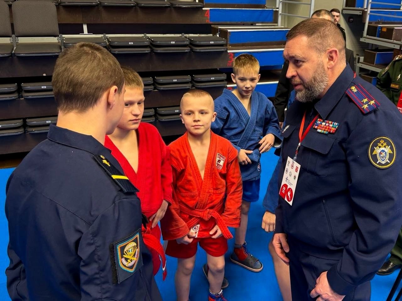 В Санкт-Петербурге представители Следственного комитета России приняли участие в открытии Всероссийских соревнований по самбо, посвященных памяти героев-десантников В Санкт-Петербурге представители Следственного комитета России приняли участие в открытии Всероссийских соревнований по самбо, посвященных памяти героев-десантников