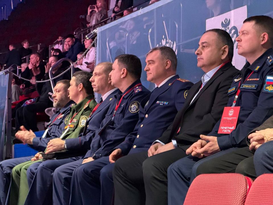 Первый заместитель руководителя следственного управления СК России по Ленинградской области принял участие в открытии Всероссийских соревнований по самбо памяти героев-десантников