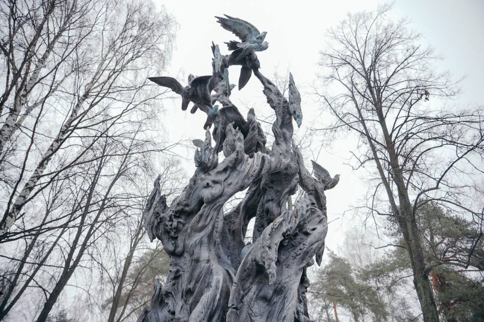 Александр Беглов: В Саду Милосердия открыли памятник всем погибшим от коронавирусной инфекции