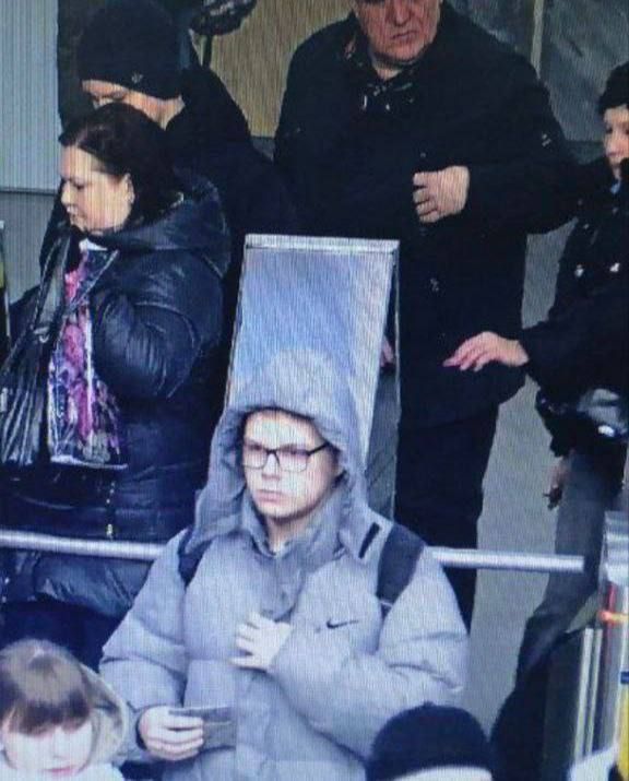 В ходе поисковых мероприятий установлено, что в последний раз без вести пропавший несовершеннолетний зафиксирован камерами видеонаблюдения 02 марта 2026 года в 9 часов 34 минуты на ст. метро Ладожская в городе...