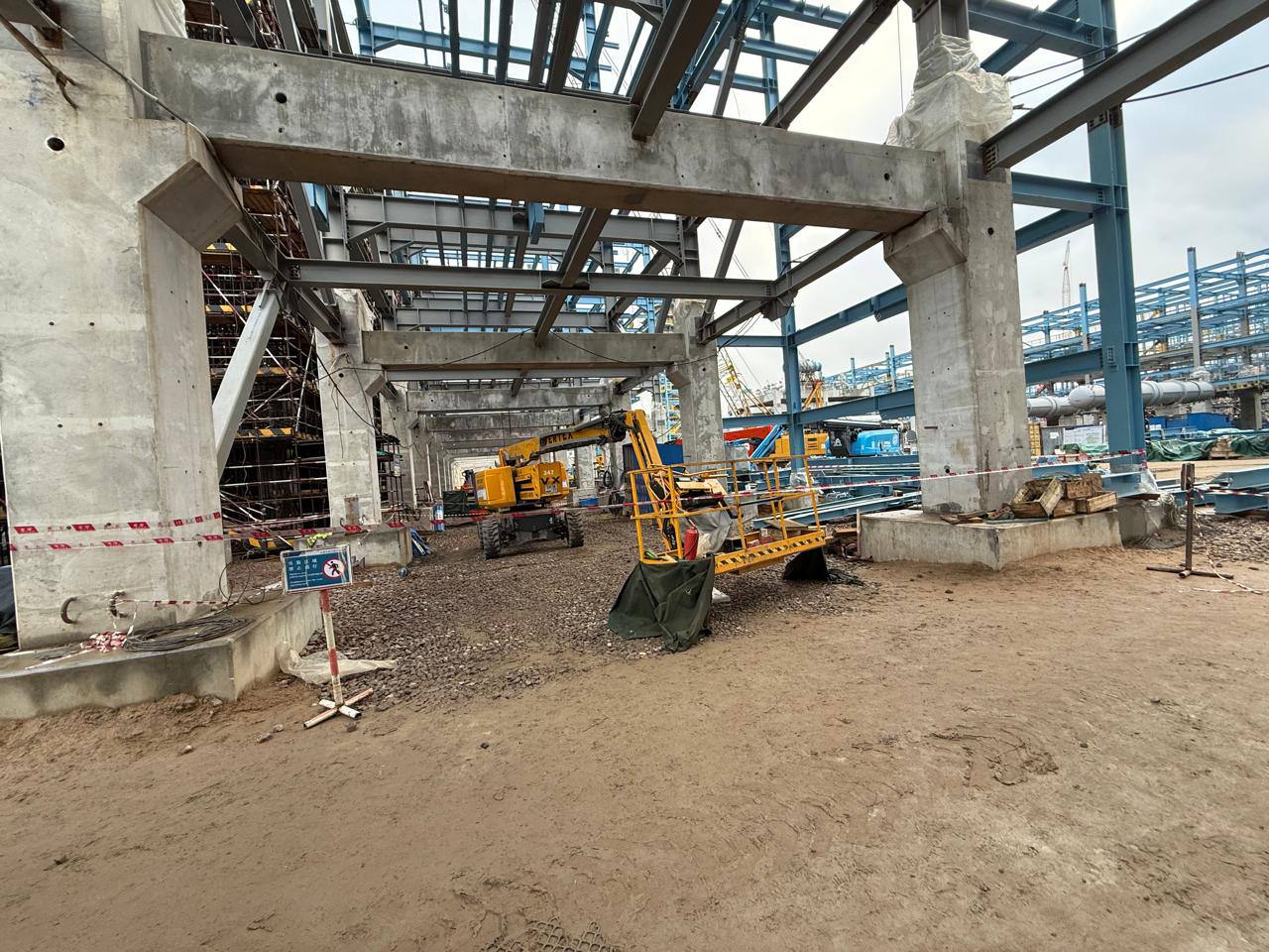 В Кингисеппском районе слесарь предстанет перед судом по обвинению в нарушении правил безопасности при ведении строительных работ, в результате которых погиб рабочий