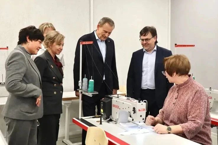 Александр Дрозденко: Если вы развиваете дело в дизайне, музыке, IT, архитектуре, народных промыслах или других креативных направлениях — для вас Ленобласть ввела новую грантовую систему поддержки Александр Дрозденко: Если вы развиваете дело в дизайне, музыке, IT, архитектуре, народных промыслах или других креативных направлениях — для вас Ленобласть ввела новую грантовую систему поддержки