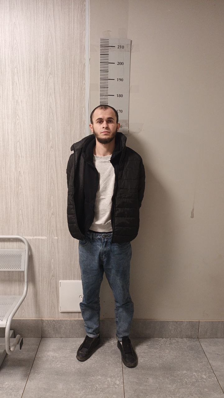 Бандито-гангстерито обнесли несколько магазинов в разных районах Петербурга и Ленобласти — их последние гастроли состоялись минувшим днём Бандито-гангстерито обнесли несколько магазинов в разных районах Петербурга и Ленобласти — их последние гастроли состоялись минувшим днём