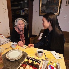 Сотрудники Культурного центра СК России поздравили с Международным женским днём жительницу блокадного Ленинграда