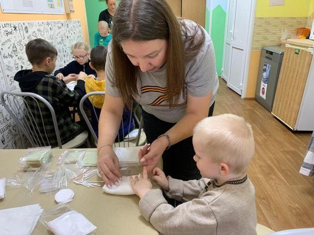 Сегодня героем нашей рубрики «Одна судьба – одна Победа!» стала наша коллега Малинова Ксения Николаевна, секретарь участковой избирательной комиссии избирательного участка № 811 Сланцевского муниципального района Сегодня героем нашей рубрики «Одна судьба – одна Победа!» стала наша коллега Малинова Ксения Николаевна, секретарь участковой избирательной комиссии избирательного участка № 811 Сланцевского муниципального района