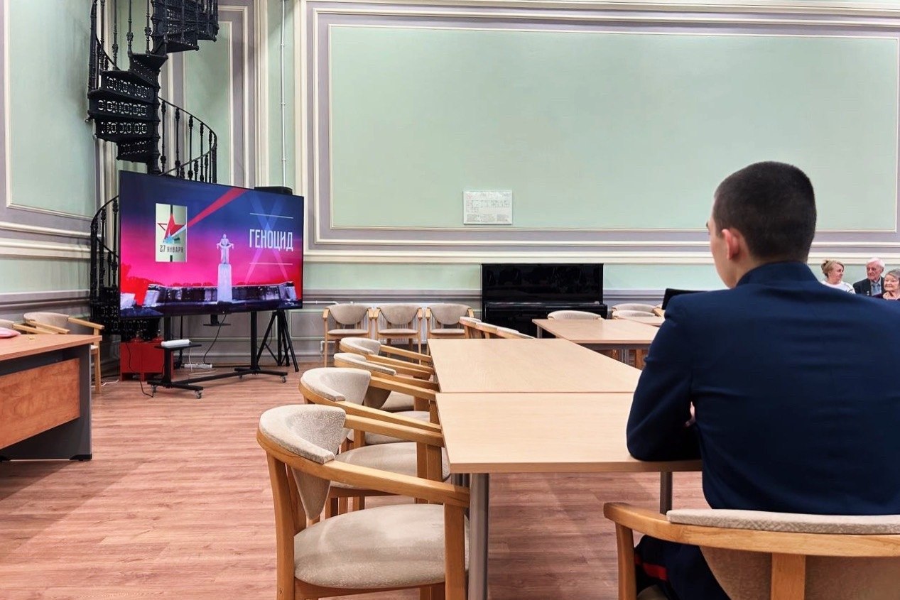 В Доме ветеранов Санкт-Петербурга прошла встреча кадет Объединенного Санкт-Петербургского кадетского корпуса СК России имени Г.К. Жукова с жителями блокадного Ленинграда В Доме ветеранов Санкт-Петербурга прошла встреча кадет Объединенного Санкт-Петербургского кадетского корпуса СК России имени Г.К. Жукова с жителями блокадного Ленинграда