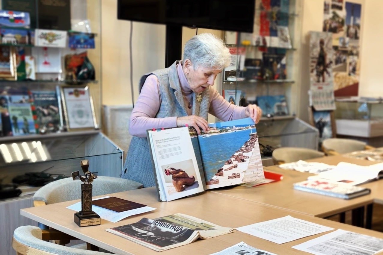 В Доме ветеранов Санкт-Петербурга прошла встреча кадет Объединенного Санкт-Петербургского кадетского корпуса СК России имени Г.К. Жукова с жителями блокадного Ленинграда В Доме ветеранов Санкт-Петербурга прошла встреча кадет Объединенного Санкт-Петербургского кадетского корпуса СК России имени Г.К. Жукова с жителями блокадного Ленинграда