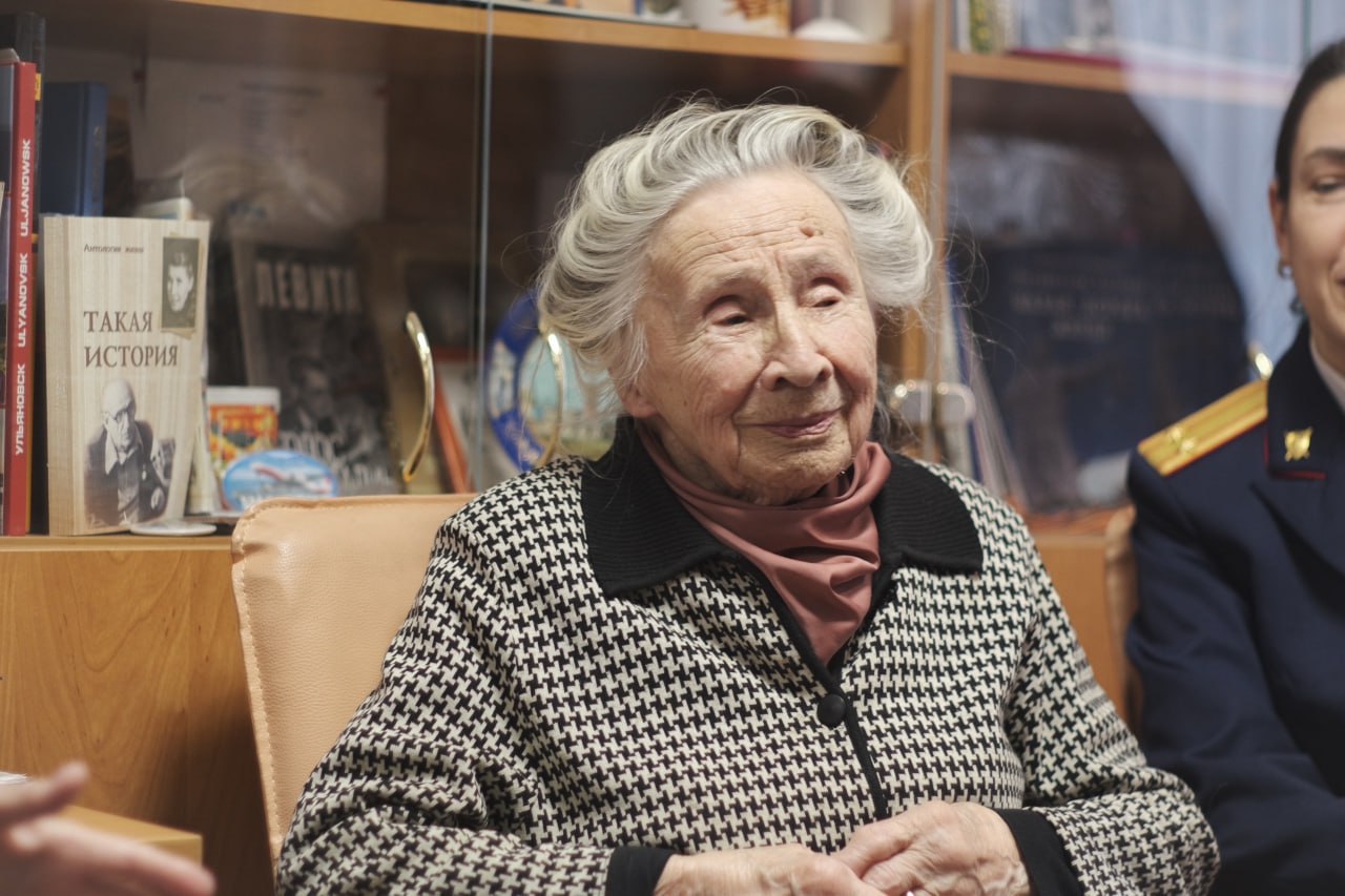 В Доме ветеранов Санкт-Петербурга прошла встреча кадет Объединенного Санкт-Петербургского кадетского корпуса СК России имени Г.К. Жукова с жителями блокадного Ленинграда В Доме ветеранов Санкт-Петербурга прошла встреча кадет Объединенного Санкт-Петербургского кадетского корпуса СК России имени Г.К. Жукова с жителями блокадного Ленинграда