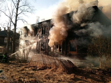 За прошедшие сутки подразделения территориального пожарно-спасательного гарнизона Ленинградской области реагировали на 17 оперативных событий: