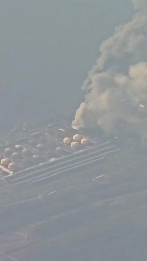 Пожар в порту Усть-Луга в Ленобласти после сегодняшей атаки украинских дронов, третьей за неделю