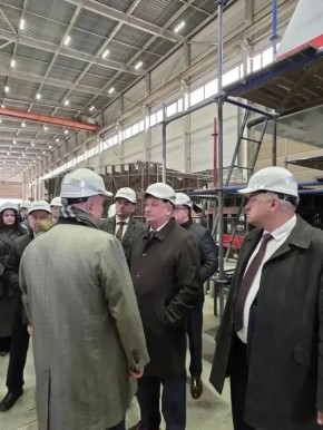 Делегация Брестской области завершает визит в Ленобласть: белорусские представители оценили «электрические крылья» 47-го региона и почтили память героев