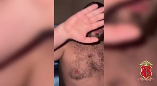 Полиция задержала наркозависимого мужчину после гибели его знакомого, выпрыгнувшего из окна