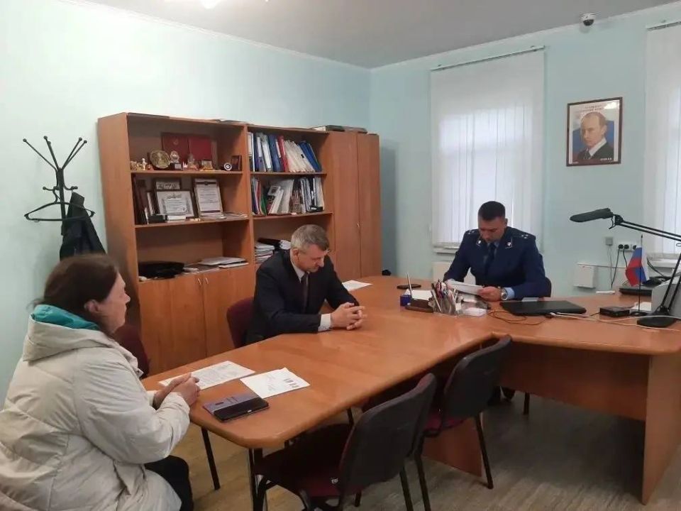 Прокурор Волосовского района Александр Александров провёл личный приём жителей Бегуницкого сельского поселения Прокурор Волосовского района Александр Александров провёл личный приём жителей Бегуницкого сельского поселения