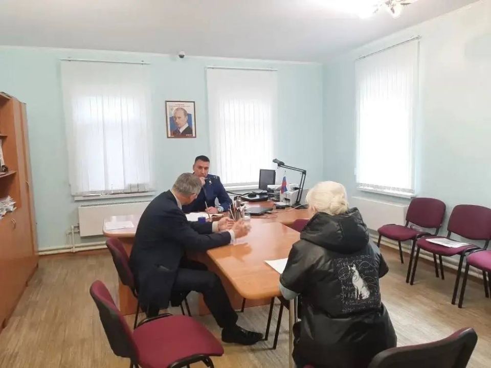 Прокурор Волосовского района Александр Александров провёл личный приём жителей Бегуницкого сельского поселения Прокурор Волосовского района Александр Александров провёл личный приём жителей Бегуницкого сельского поселения