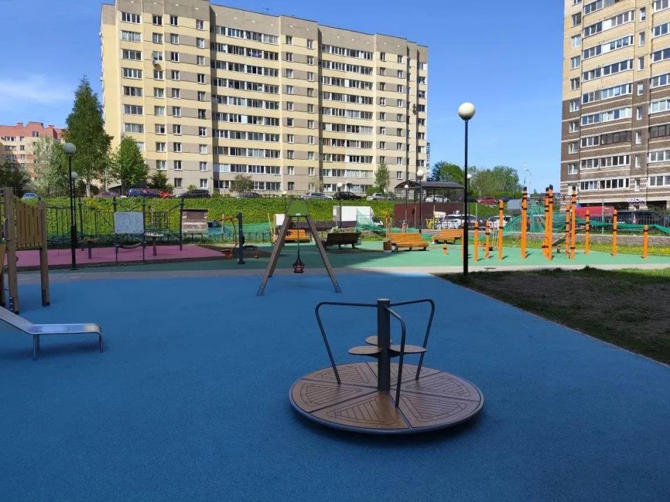 В Ленобласти завершён первый объект благоустройства-2026 — это двор в Буграх В Ленобласти завершён первый объект благоустройства-2026 — это двор в Буграх
