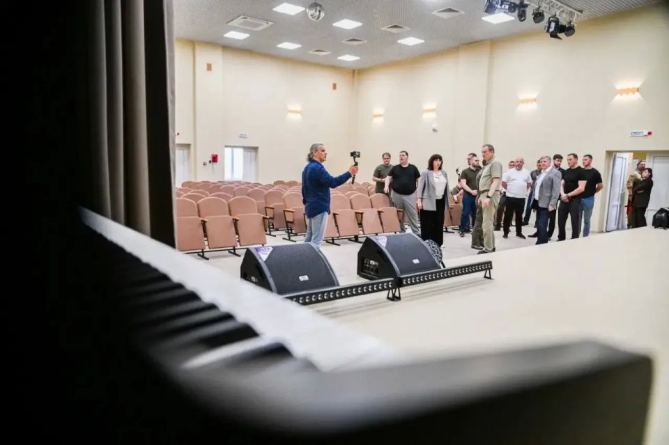 Александр Дрозденко: Собираем для детей Енакиево нормальный школьный день: крепкие здания, уроки, спорт, книги, питание, каникулы и выпускные праздники Александр Дрозденко: Собираем для детей Енакиево нормальный школьный день: крепкие здания, уроки, спорт, книги, питание, каникулы и выпускные праздники