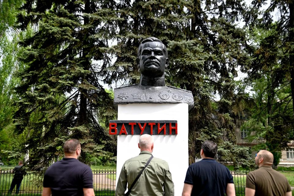 Александр Дрозденко: Енакиево дало Победе солдат, металл и силу восстановления Александр Дрозденко: Енакиево дало Победе солдат, металл и силу восстановления