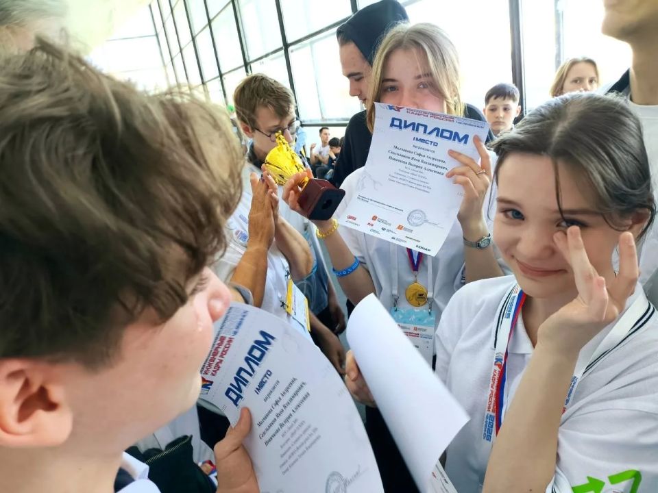 Ленинградские школьники стали победителями всероссийского конкурса «Икар» Ленинградские школьники стали победителями всероссийского конкурса «Икар»