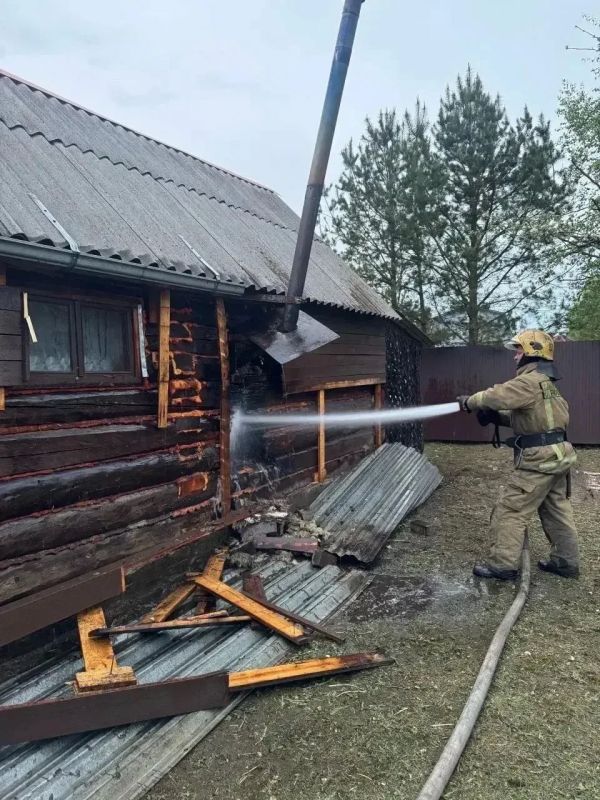 За прошедшие сутки подразделения территориального пожарно-спасательного гарнизона Ленинградской области реагировали на 20 оперативных событий: За прошедшие сутки подразделения территориального пожарно-спасательного гарнизона Ленинградской области реагировали на 20 оперативных событий:
