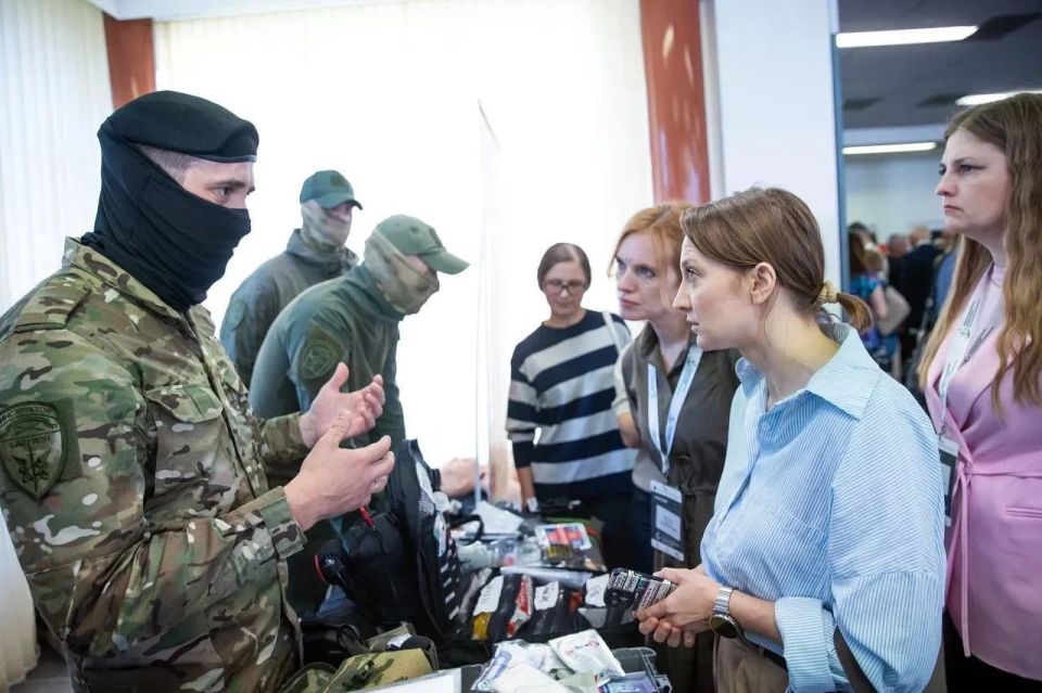 Анна Цивилева: В ходе поездки в войска Ленинградского военного округа приняла участие в работе научно-практического форума «Военно-медицинская реабилитация» Анна Цивилева: В ходе поездки в войска Ленинградского военного округа приняла участие в работе научно-практического форума «Военно-медицинская реабилитация»