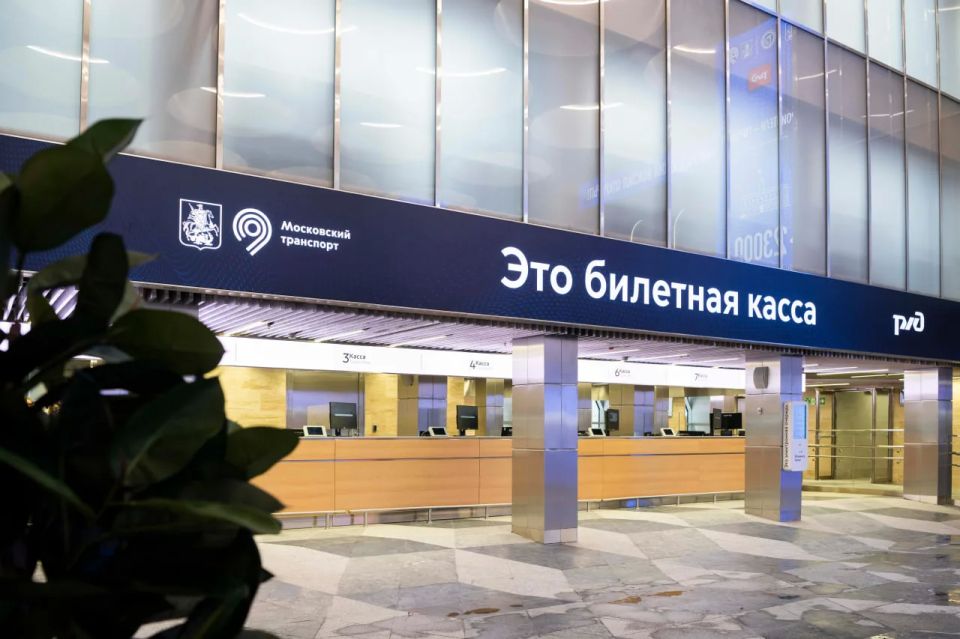В Москве после масштабного обновления открыли Ленинградский вокзал В Москве после масштабного обновления открыли Ленинградский вокзал