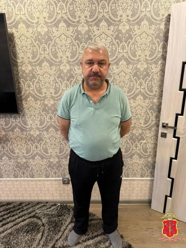 Петербургские полицейские пресекли деятельность группы, подозреваемой в мошенничестве под видом инвестиций Петербургские полицейские пресекли деятельность группы, подозреваемой в мошенничестве под видом инвестиций