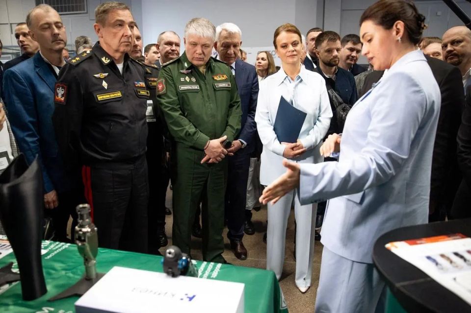 Анна Цивилева: В ходе поездки в войска Ленинградского военного округа приняла участие в работе научно-практического форума «Военно-медицинская реабилитация»