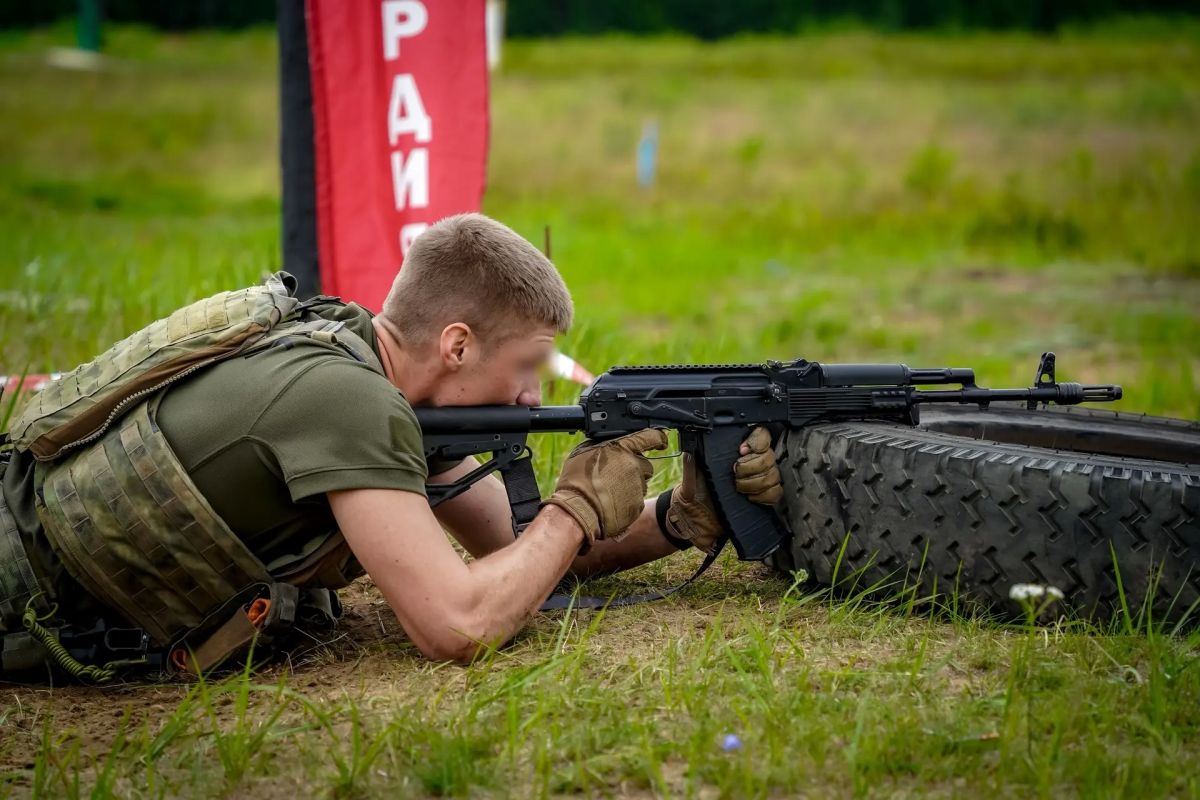 Рота разведки «Беркут» 33-й бригады оперативного назначения Северо-Западного округа Росгвардии на соревновании по служебно-боевой стрельбе и функциональному многоборью «Гонка специального назначения» в Ленинградской области Рота разведки «Беркут» 33-й бригады оперативного назначения Северо-Западного округа Росгвардии на соревновании по служебно-боевой стрельбе и функциональному многоборью «Гонка специального назначения» в Ленинградской области
