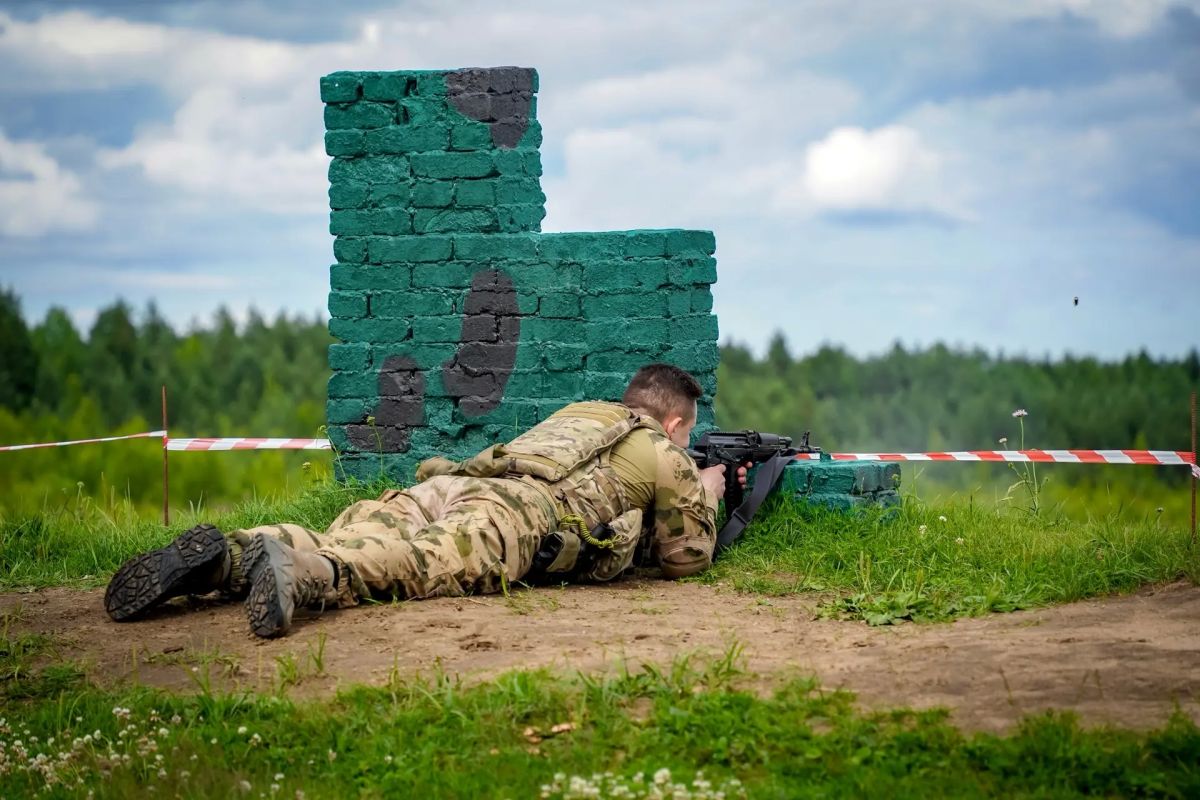Рота разведки «Беркут» 33-й бригады оперативного назначения Северо-Западного округа Росгвардии на соревновании по служебно-боевой стрельбе и функциональному многоборью «Гонка специального назначения» в Ленинградской области Рота разведки «Беркут» 33-й бригады оперативного назначения Северо-Западного округа Росгвардии на соревновании по служебно-боевой стрельбе и функциональному многоборью «Гонка специального назначения» в Ленинградской области