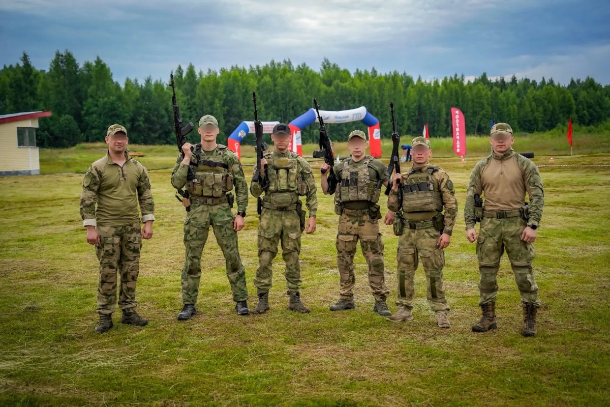 Рота разведки «Беркут» 33-й бригады оперативного назначения Северо-Западного округа Росгвардии на соревновании по служебно-боевой стрельбе и функциональному многоборью «Гонка специального назначения» в Ленинградской области Рота разведки «Беркут» 33-й бригады оперативного назначения Северо-Западного округа Росгвардии на соревновании по служебно-боевой стрельбе и функциональному многоборью «Гонка специального назначения» в Ленинградской области