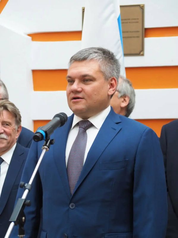 Прокурор Ленинградской области принял участие в торжественном вручении дипломов выпускникам Санкт-Петербургского филиала Университета прокуратуры Российской Федерации Прокурор Ленинградской области принял участие в торжественном вручении дипломов выпускникам Санкт-Петербургского филиала Университета прокуратуры Российской Федерации