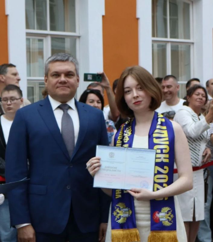 Прокурор Ленинградской области принял участие в торжественном вручении дипломов выпускникам Санкт-Петербургского филиала Университета прокуратуры Российской Федерации Прокурор Ленинградской области принял участие в торжественном вручении дипломов выпускникам Санкт-Петербургского филиала Университета прокуратуры Российской Федерации