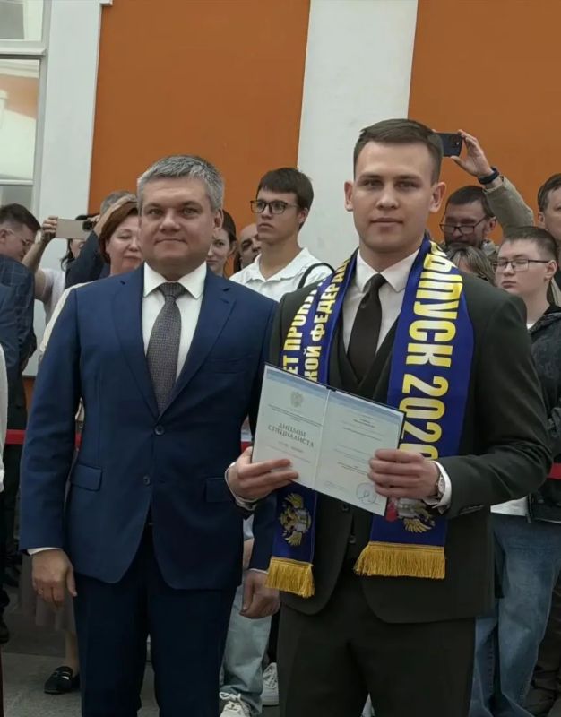 Прокурор Ленинградской области принял участие в торжественном вручении дипломов выпускникам Санкт-Петербургского филиала Университета прокуратуры Российской Федерации Прокурор Ленинградской области принял участие в торжественном вручении дипломов выпускникам Санкт-Петербургского филиала Университета прокуратуры Российской Федерации