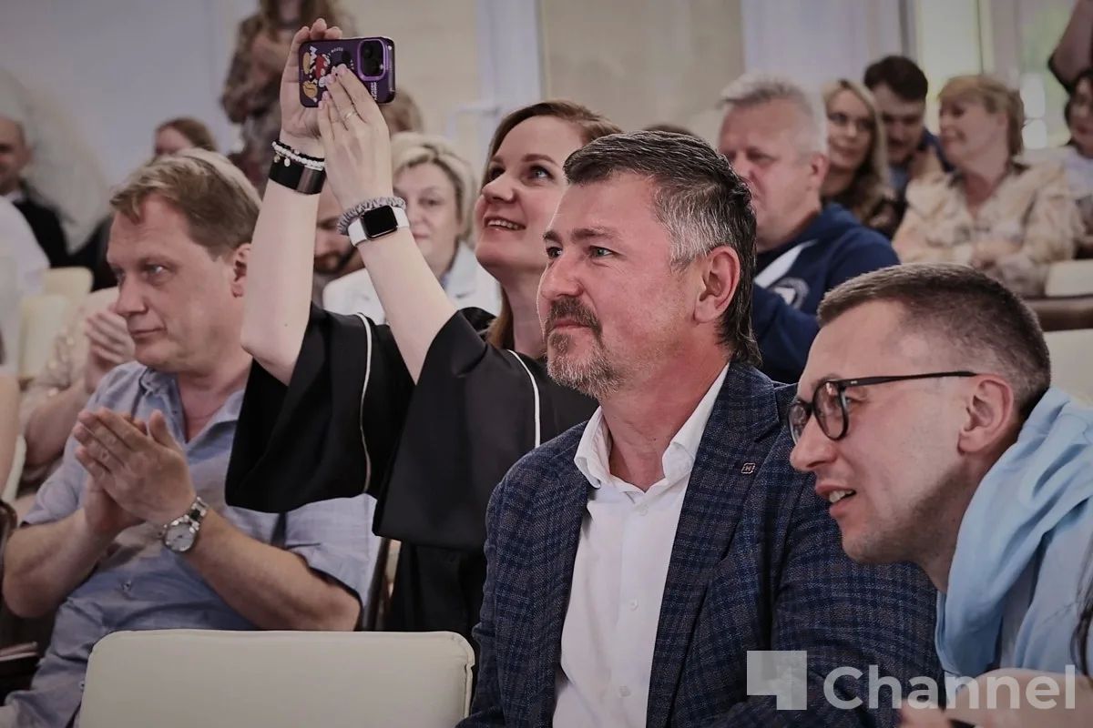 На Форуме СМИ Ленинградской области наградили лучших журналистов На Форуме СМИ Ленинградской области наградили лучших журналистов