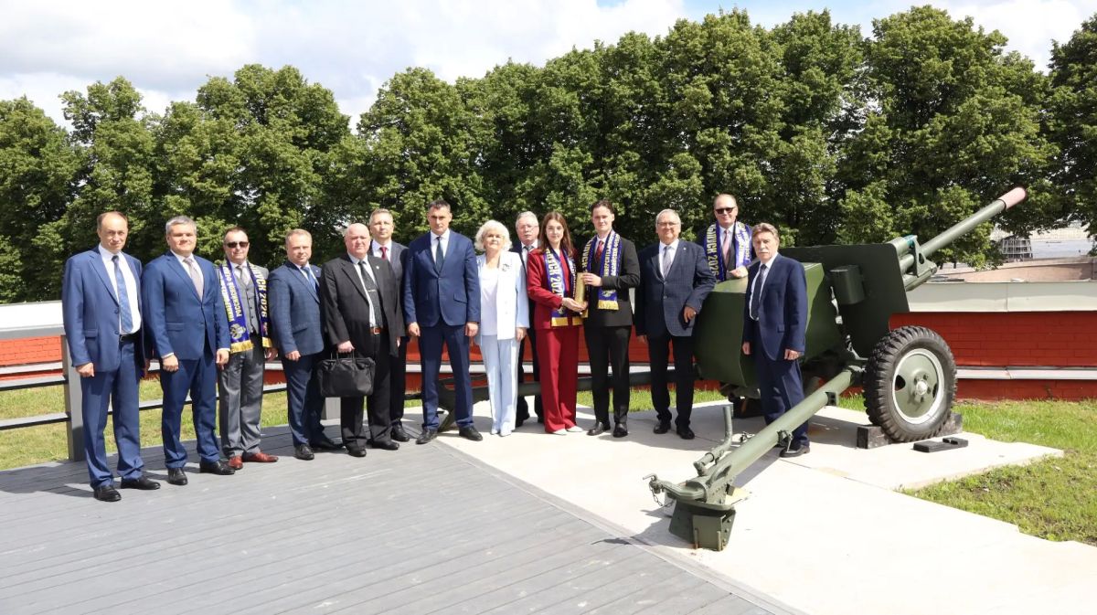 Прокурор Ленинградской области принял участие в торжественном вручении дипломов выпускникам Санкт-Петербургского филиала Университета прокуратуры Российской Федерации Прокурор Ленинградской области принял участие в торжественном вручении дипломов выпускникам Санкт-Петербургского филиала Университета прокуратуры Российской Федерации