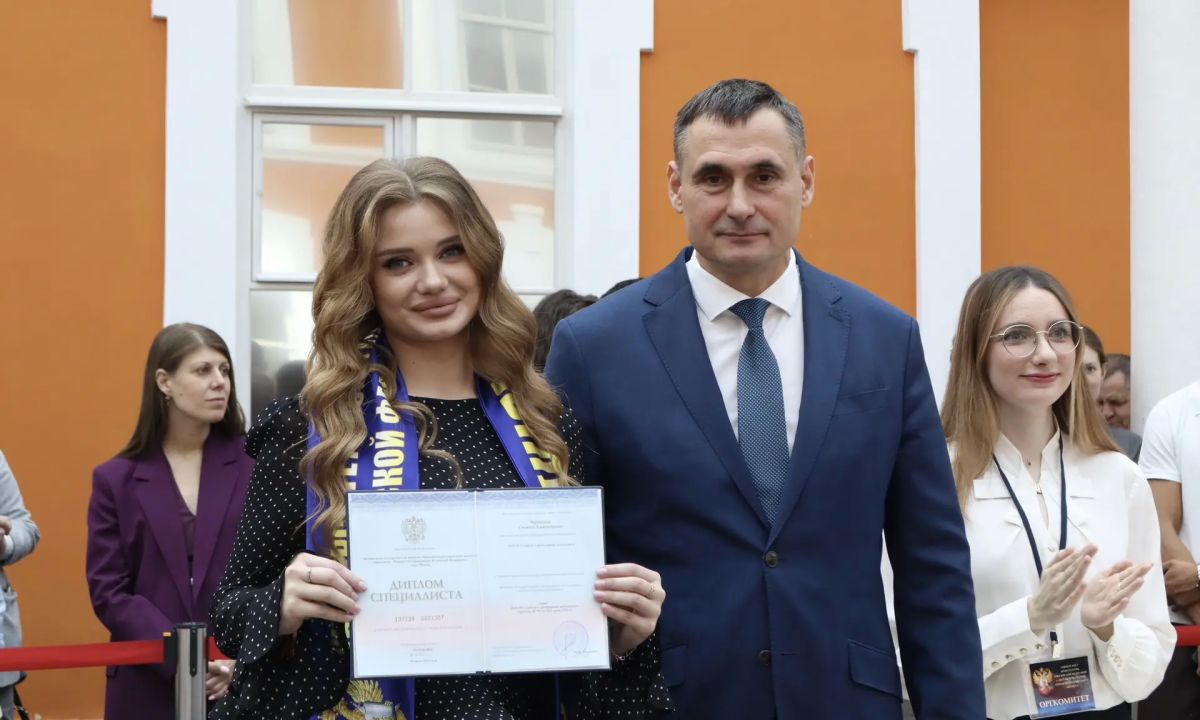 В Петропавловской крепости состоялась торжественная церемония вручения дипломов выпускникам Санкт-Петербургского филиала Университета прокуратуры Российской Федерации В Петропавловской крепости состоялась торжественная церемония вручения дипломов выпускникам Санкт-Петербургского филиала Университета прокуратуры Российской Федерации