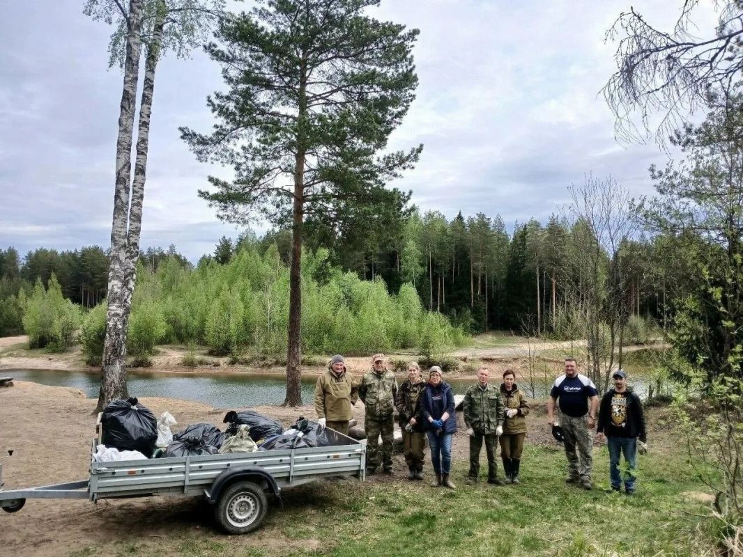 С берегов водоемов Ленобласти убрали 95 кубометров мусора С берегов водоемов Ленобласти убрали 95 кубометров мусора