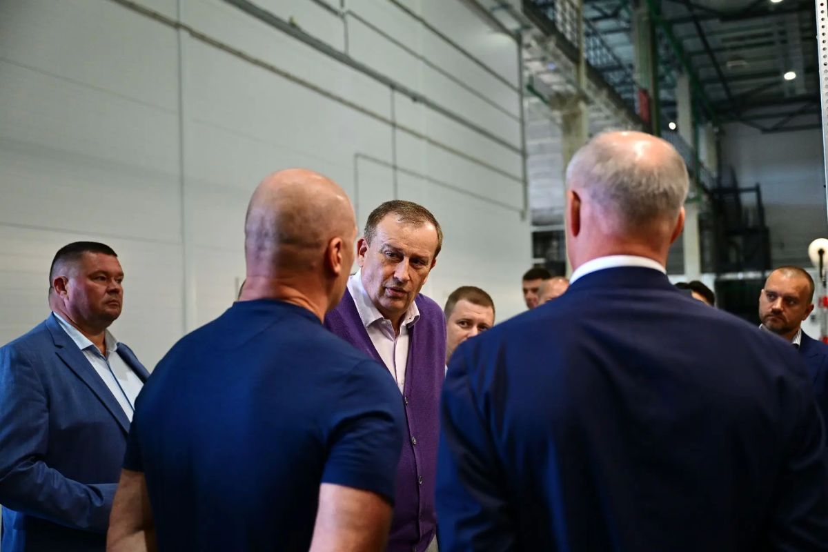 Александр Дрозденко открыл новый производственно-складской комплекс Управляющей компании «КАРВИЛЬ» в Красном Бору в Тосненском районе Александр Дрозденко открыл новый производственно-складской комплекс Управляющей компании «КАРВИЛЬ» в Красном Бору в Тосненском районе