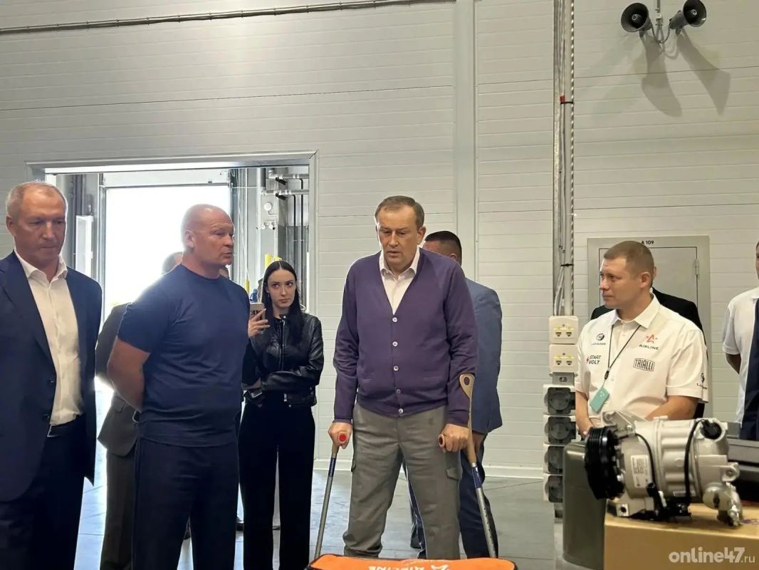 Александр Дрозденко осмотрел новый складской комплекс в Тосненском районе Александр Дрозденко осмотрел новый складской комплекс в Тосненском районе