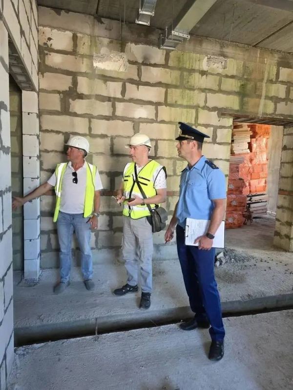 Прокуратура Ломоносовского района контролирует строительство социально значимых объектов Прокуратура Ломоносовского района контролирует строительство социально значимых объектов
