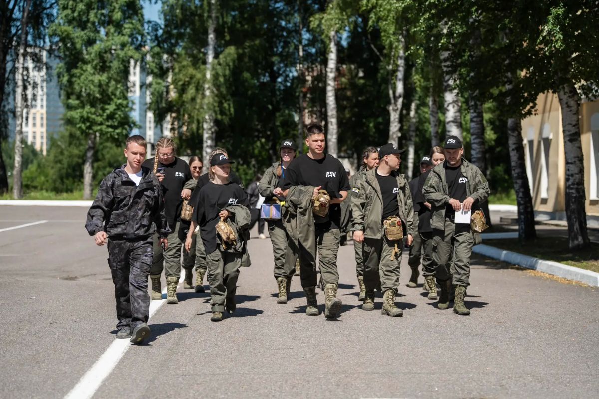 В Ленобласти создадут команды добровольцев для помощи при ЧС и участия в гуманитарных миссиях В Ленобласти создадут команды добровольцев для помощи при ЧС и участия в гуманитарных миссиях