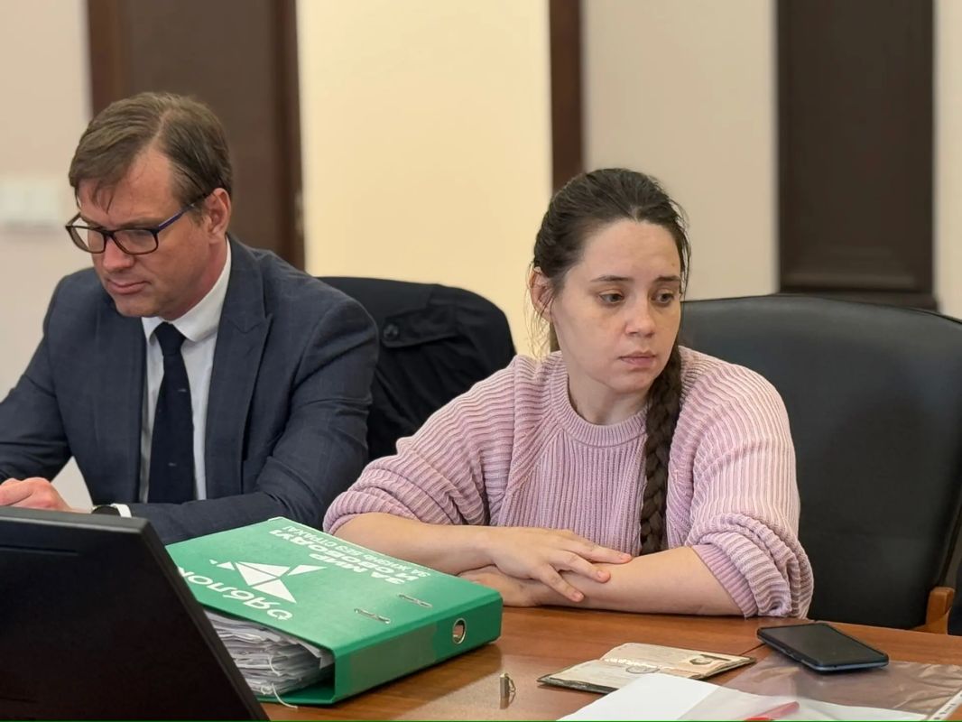 Сегодня, 21 июля, Избирательная комиссия Ленинградской области приняла от уполномоченного представителя ПОЛИТИЧЕСКОЙ ПАРТИИ "РОССИЙСКАЯ ОБЪЕДИНЕННАЯ ДЕМОКРАТИЧЕСКАЯ ПАРТИЯ "ЯБЛОКО", документы для заверения общеобластного... Сегодня, 21 июля, Избирательная комиссия Ленинградской области приняла от уполномоченного представителя ПОЛИТИЧЕСКОЙ ПАРТИИ "РОССИЙСКАЯ ОБЪЕДИНЕННАЯ ДЕМОКРАТИЧЕСКАЯ ПАРТИЯ "ЯБЛОКО", документы для заверения общеобластного...