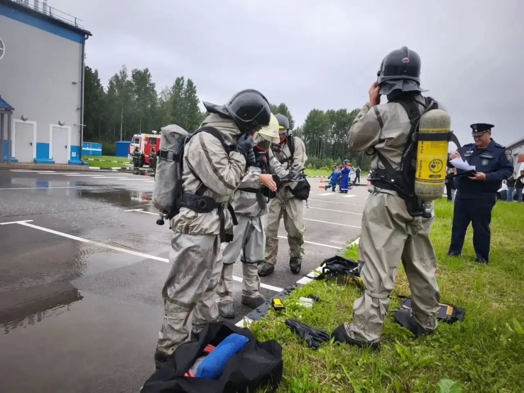 В Тосненском районе прошли тактико-специальные учения экстренных служб региона В Тосненском районе прошли тактико-специальные учения экстренных служб региона
