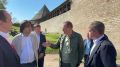 Ленобласть историей богата — губернатор Александр Дрозденко рассказал Илье Чукалину и Роману Карманову о древнем захоронении в Старой Ладоге, которое может принадлежать самому Рюрику