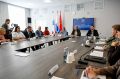 Губернатор Ленинградской области Александр Дрозденко поручил усилить работу с подростками, которым особенно нужны поддержка и сильное окружение, и активнее вовлекать их в проекты «Движения первых» и «Юнармии»