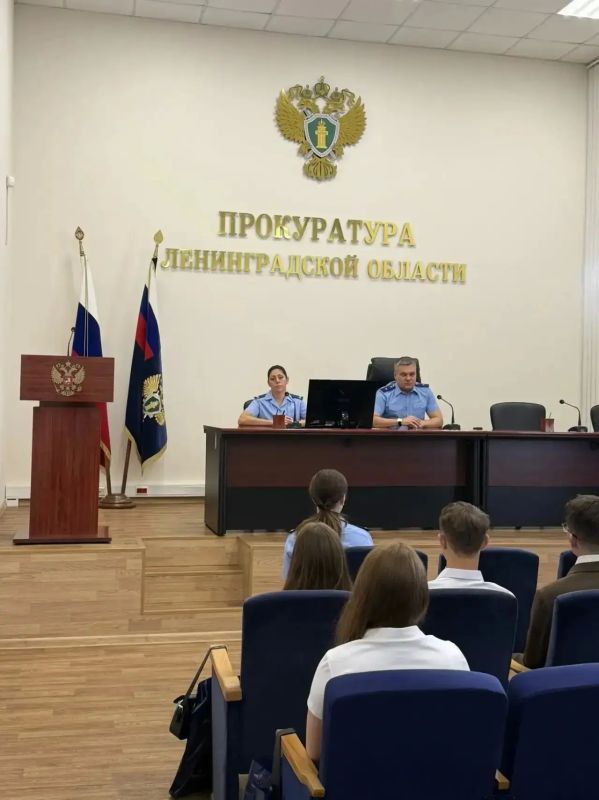 Встреча студентов и выпускников Санкт-Петербургского юридического института (филиала) Университета прокуратуры с прокурором Ленинградской области Встреча студентов и выпускников Санкт-Петербургского юридического института (филиала) Университета прокуратуры с прокурором Ленинградской области