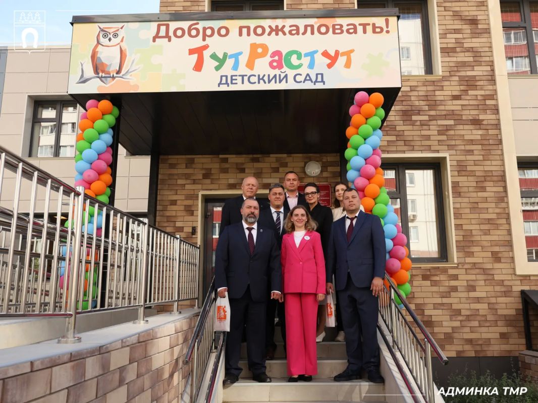 В городе Тельмана по поручению губернатора Александра Дрозденко открылся детский сад на 200 мест — в новом корпусе на Московской улице оборудованы музыкальный и спортивный залы, кабинеты логопеда и психолога, помещение для... В городе Тельмана по поручению губернатора Александра Дрозденко открылся детский сад на 200 мест — в новом корпусе на Московской улице оборудованы музыкальный и спортивный залы, кабинеты логопеда и психолога, помещение для...
