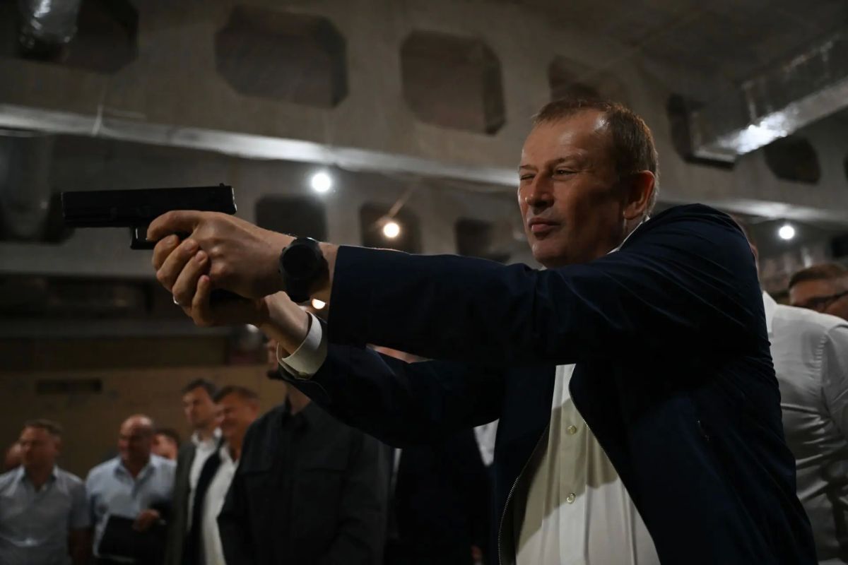 Александр Дрозденко: Еще один новый объект посмотрели в Новоселье — спортивный стрелковый клуб Александр Дрозденко: Еще один новый объект посмотрели в Новоселье — спортивный стрелковый клуб